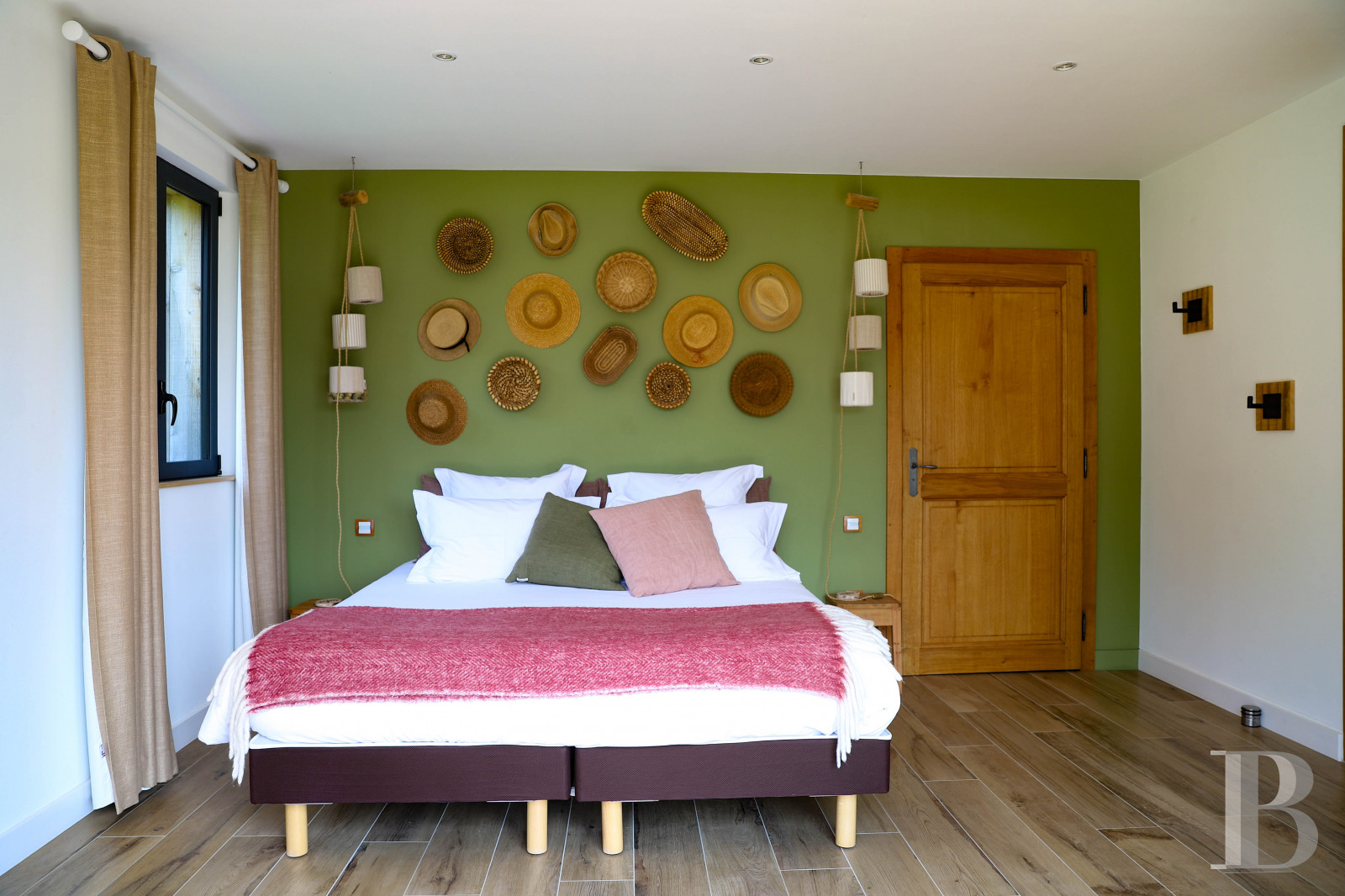 A former 18th century farmhouse with carefully renovated outbuildings on the edge of a forest in Perche - photo  n°25